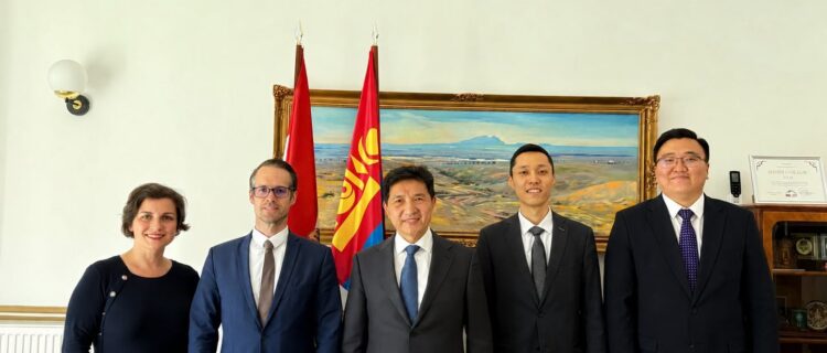 Элчин сайд “Mathias Corvinus Collegium”боловсрол, судалгааны хүрээлэнгийн төлөөлөлтэй уулзав